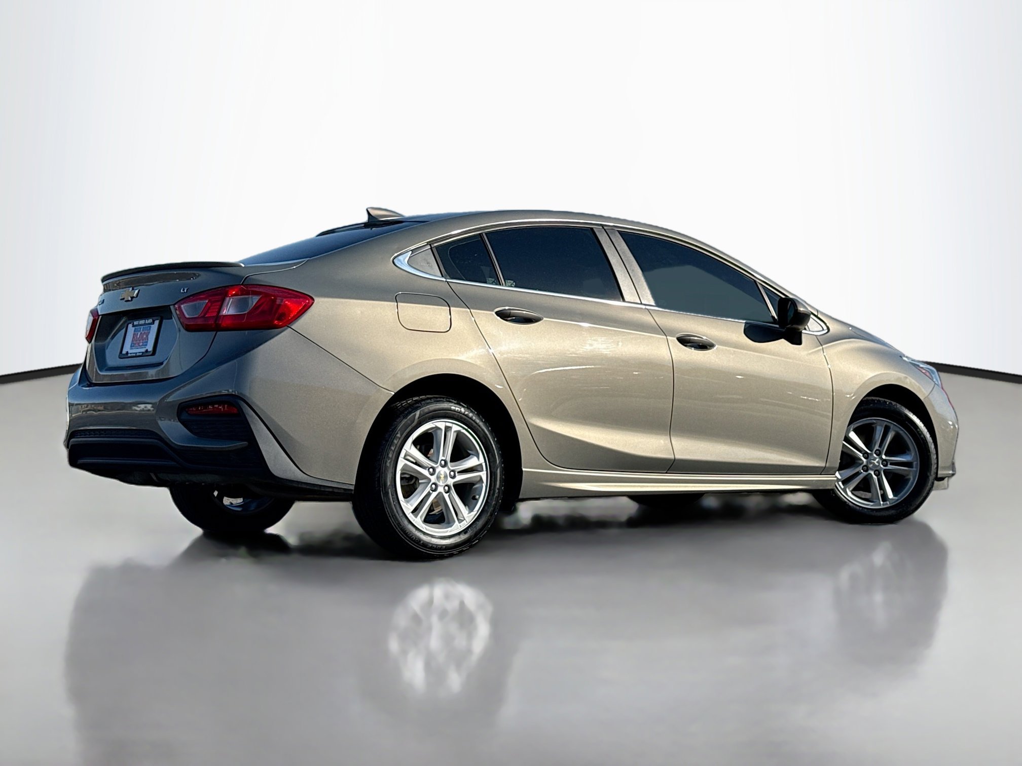 Used 2017 Chevrolet Cruze LT w/ RS Package FWD image 2