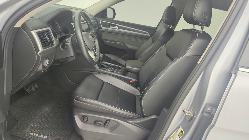 Used 2021 Volkswagen Atlas SE image 16