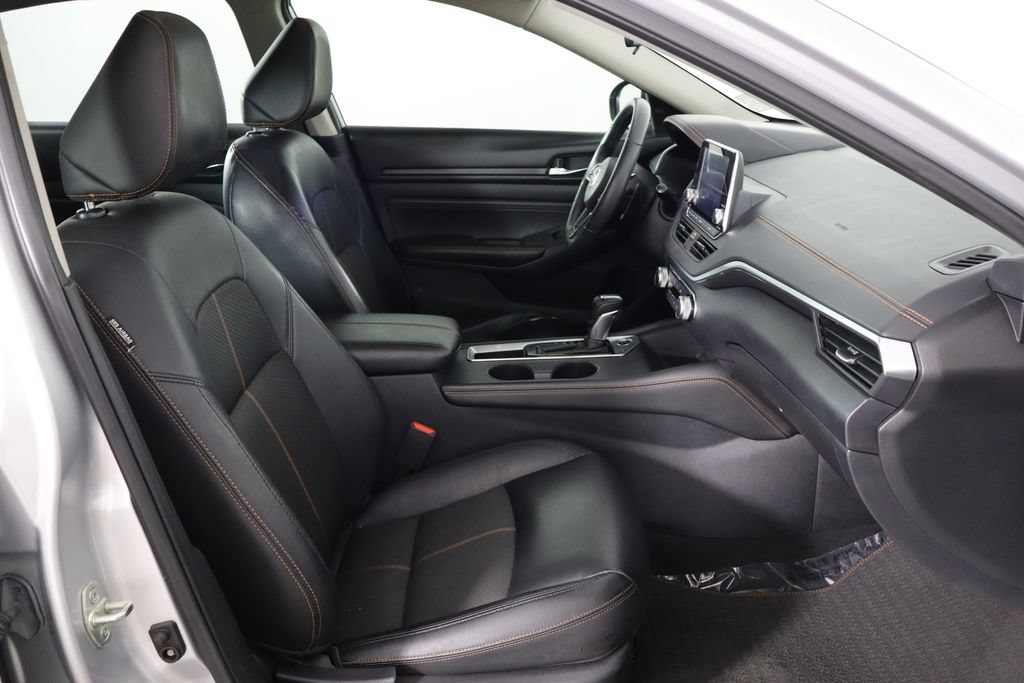 Used 2020 Nissan Altima 2.5 SR w/ Premium Package FWD image 18