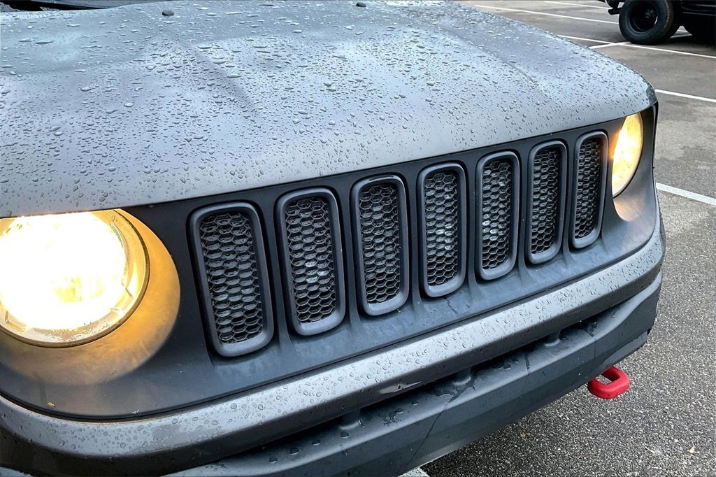 Used 2016 Jeep Renegade Trailhawk w/ Popular Equipment Group image 5