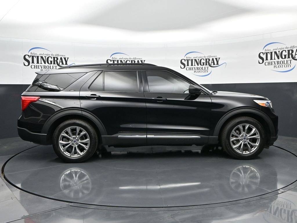 Used 2022 Ford Explorer XLT w/ Equipment Group 202A image 8