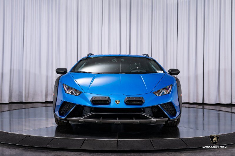 Used 2024 Lamborghini Huracan Sterrato image 7