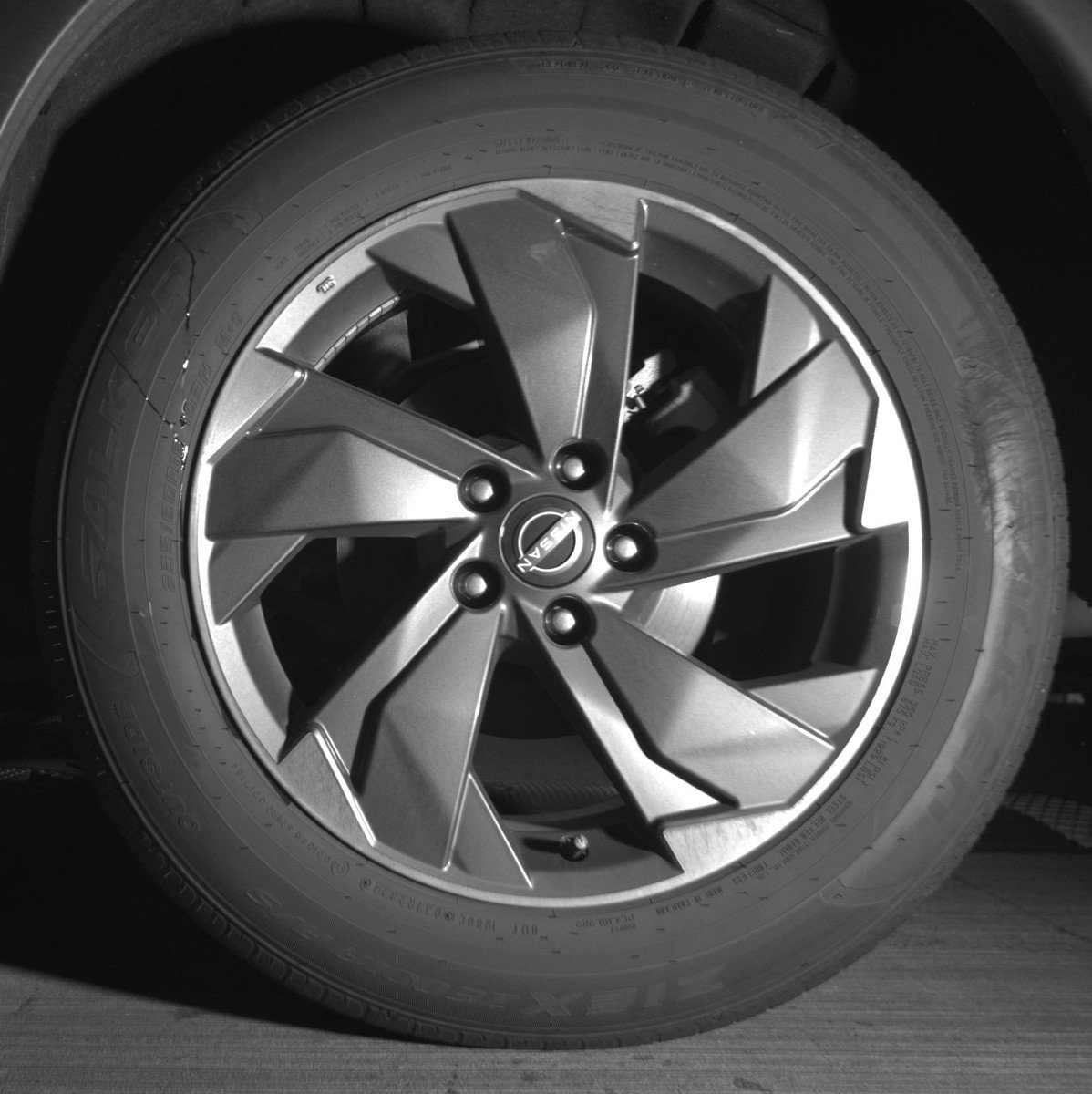 Used 2025 Nissan Rogue SV FWD image 14