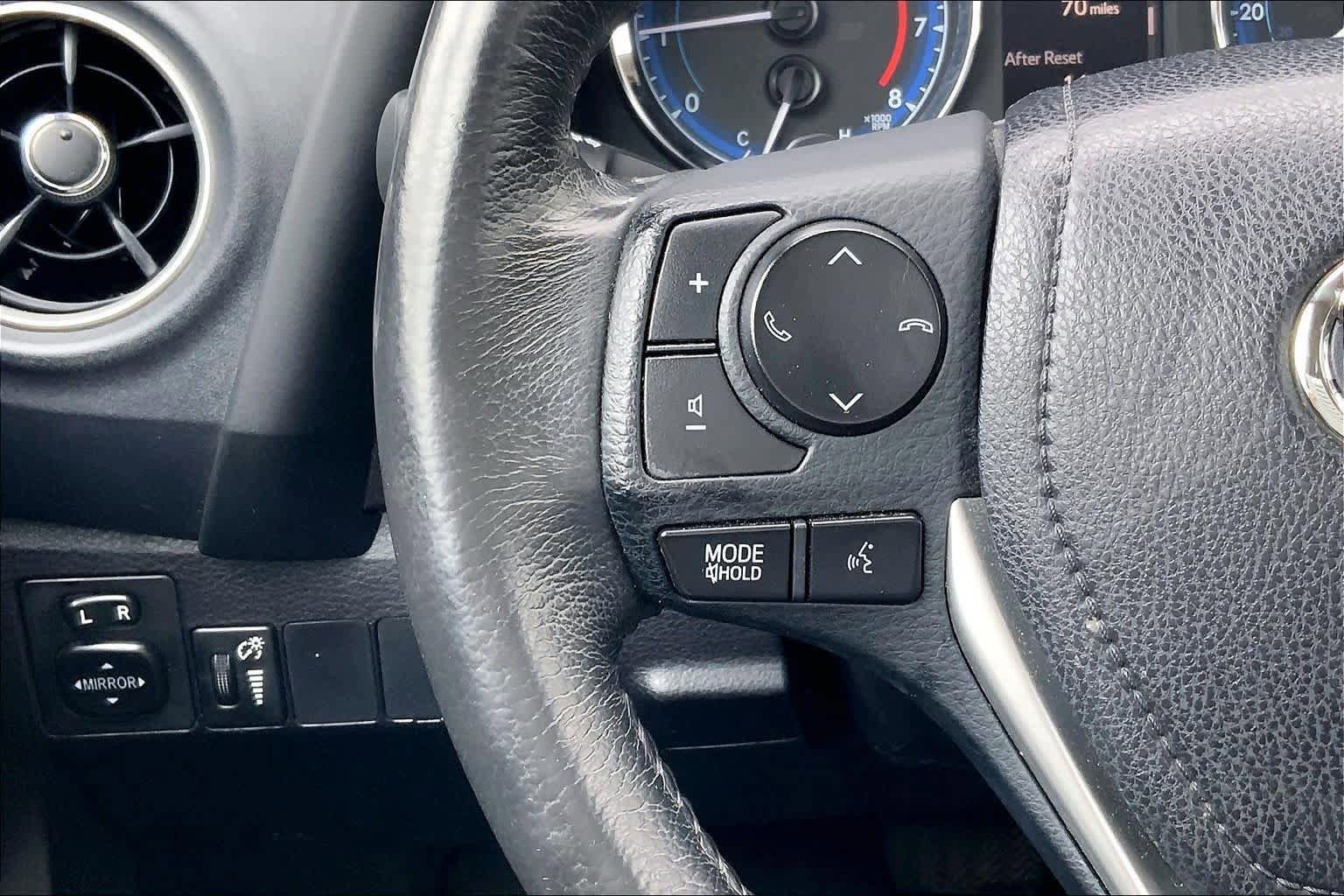 Used 2017 Toyota Corolla SE w/ Carpet Mat Package (TMS) FWD image 23