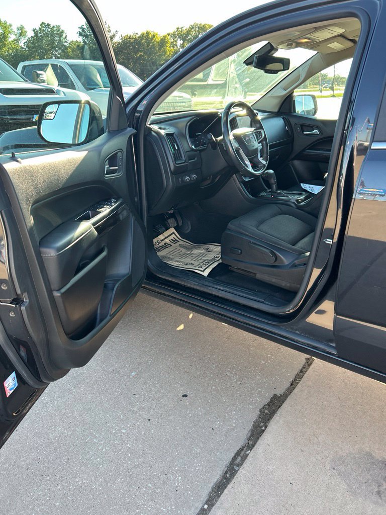 Used 2020 GMC Canyon SLE w/ Elevation Edition AWD/4WD image 18