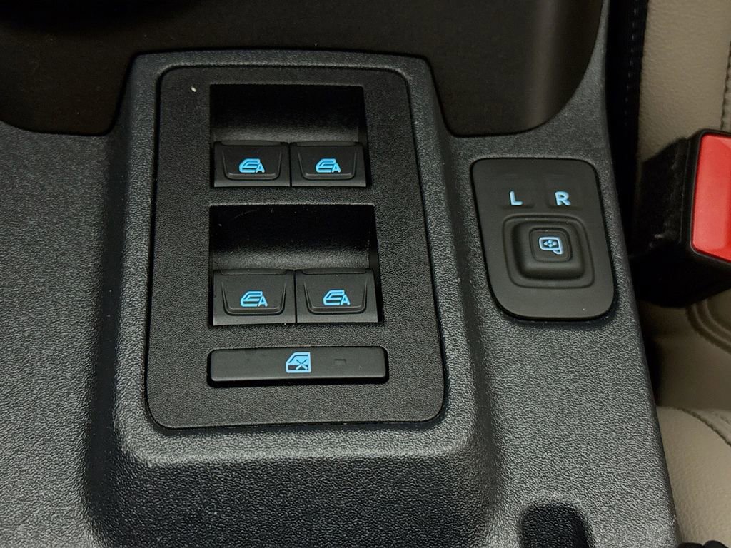 Used 2023 Ford Bronco Wildtrak image 31
