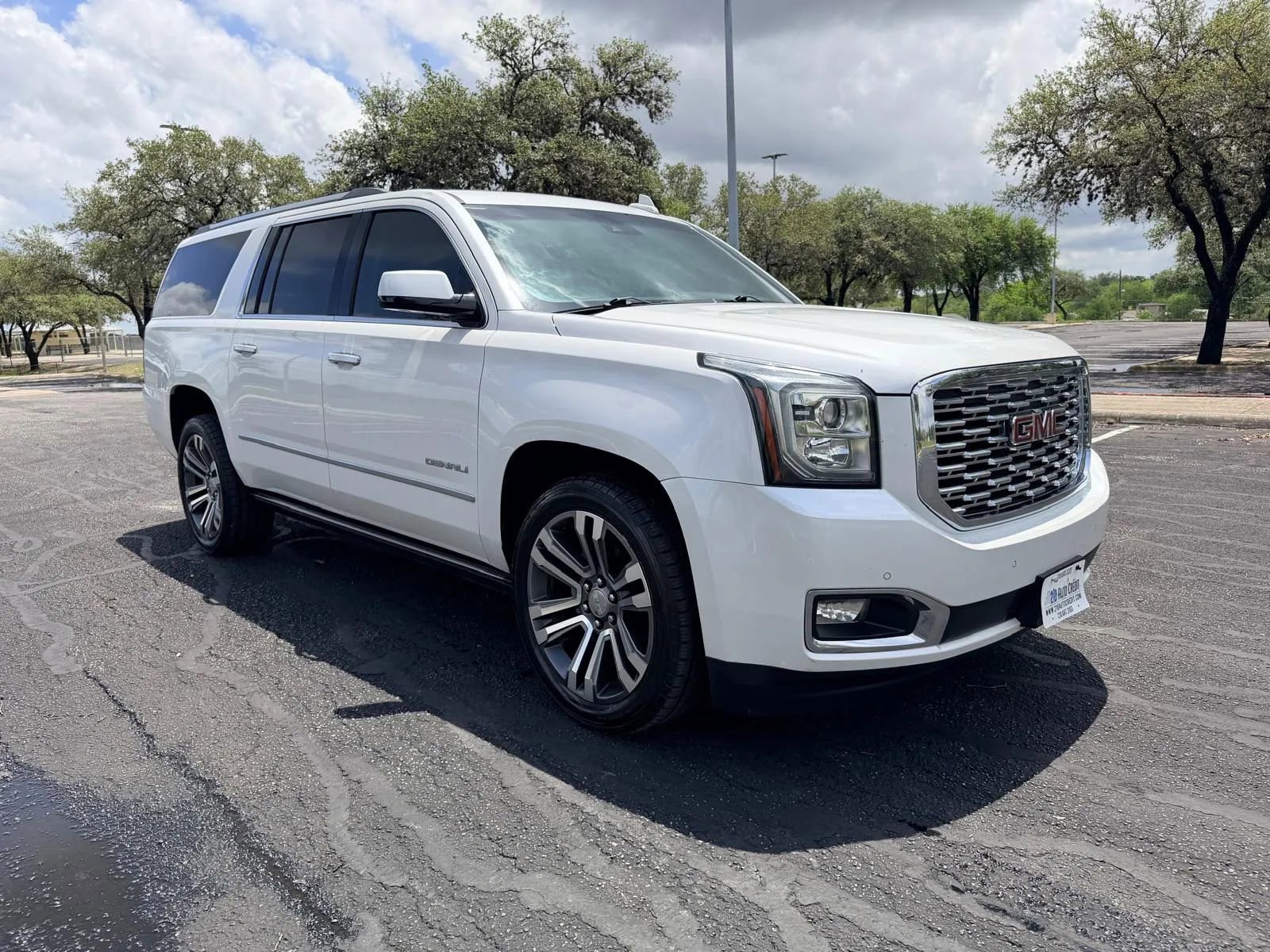 Used 2019 GMC Yukon XL Denali w/ Denali Ultimate Package RWD image 9