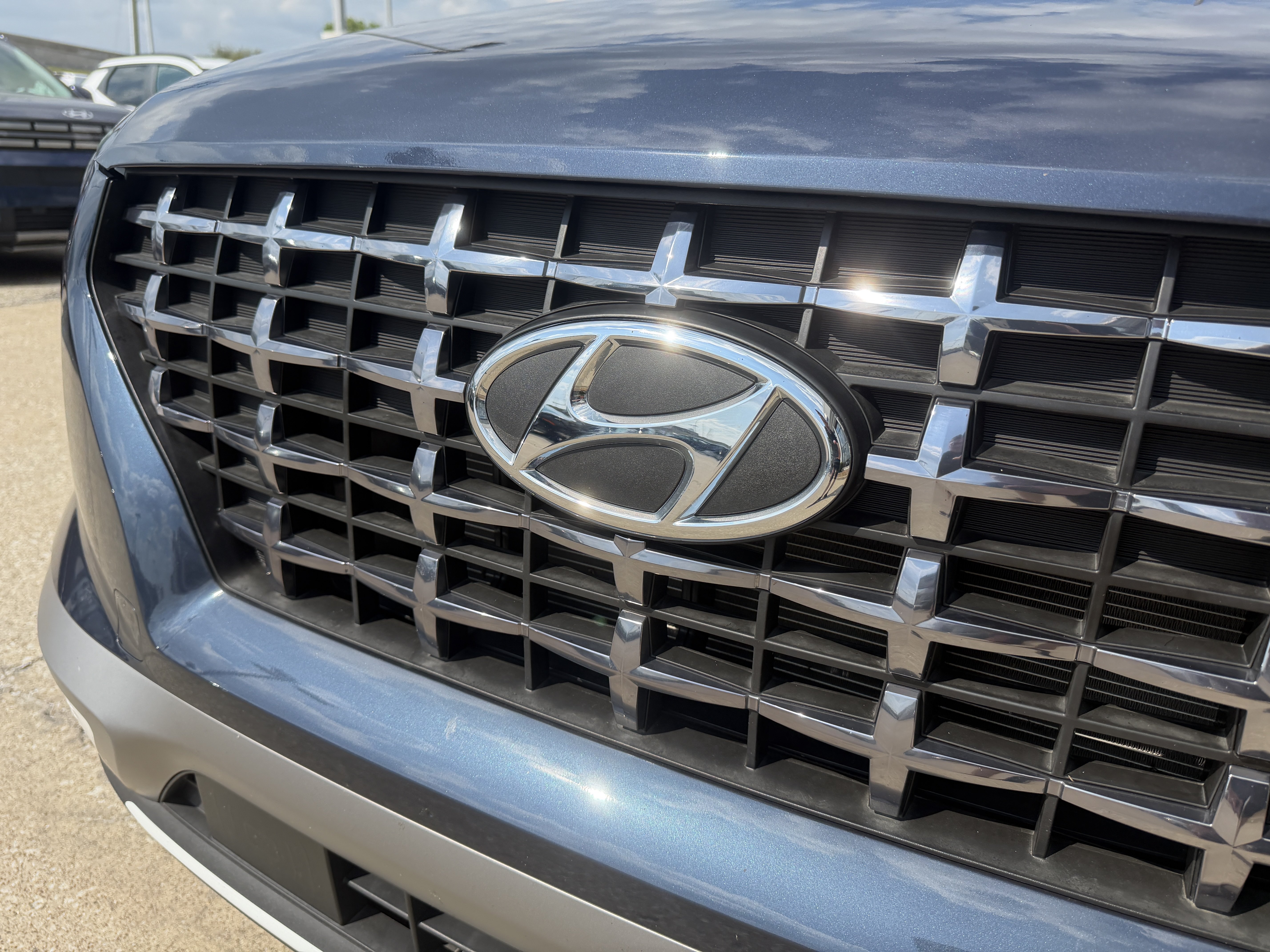 Certified 2025 Hyundai Venue Limited FWD image 18