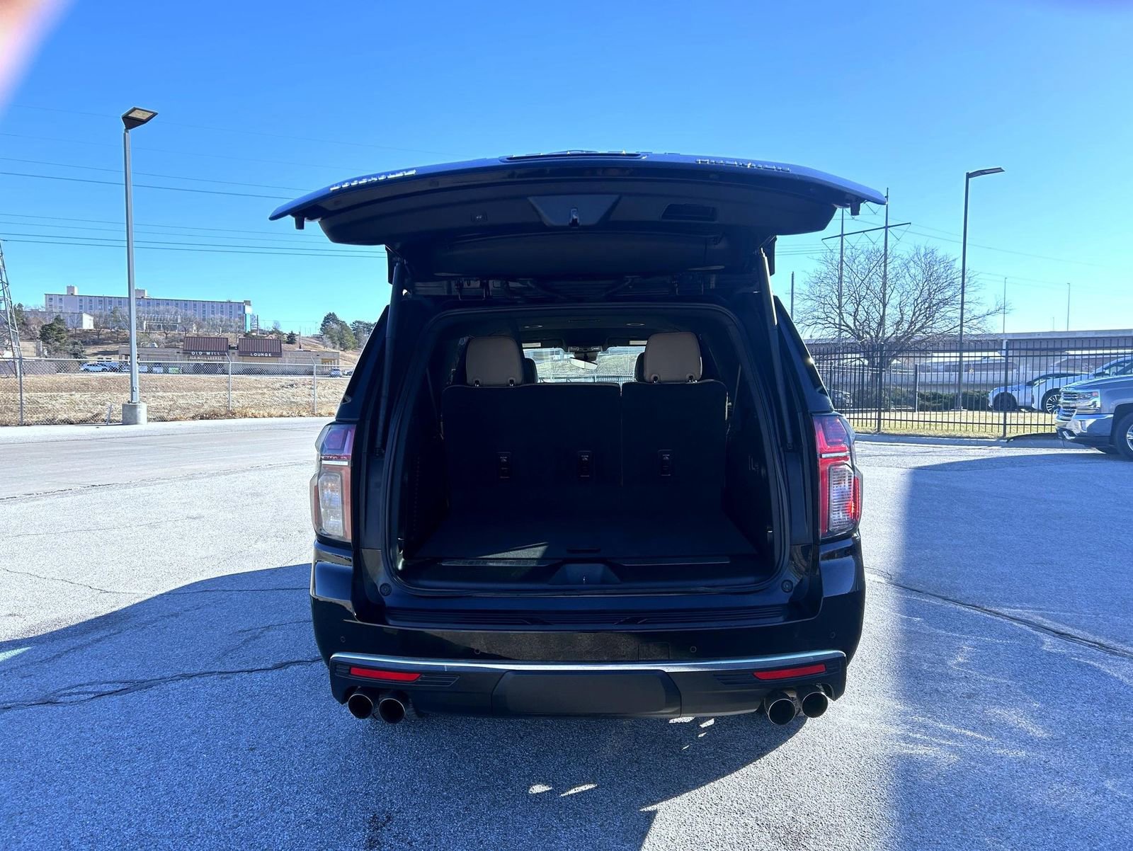 Certified 2023 Chevrolet Suburban Premier image 23