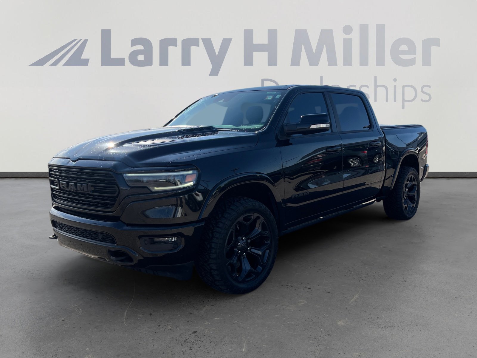 Used 2020 RAM 1500 Limited w/ Black Appearance Package