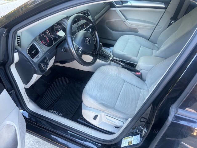 Used 2017 Volkswagen Golf S image 6