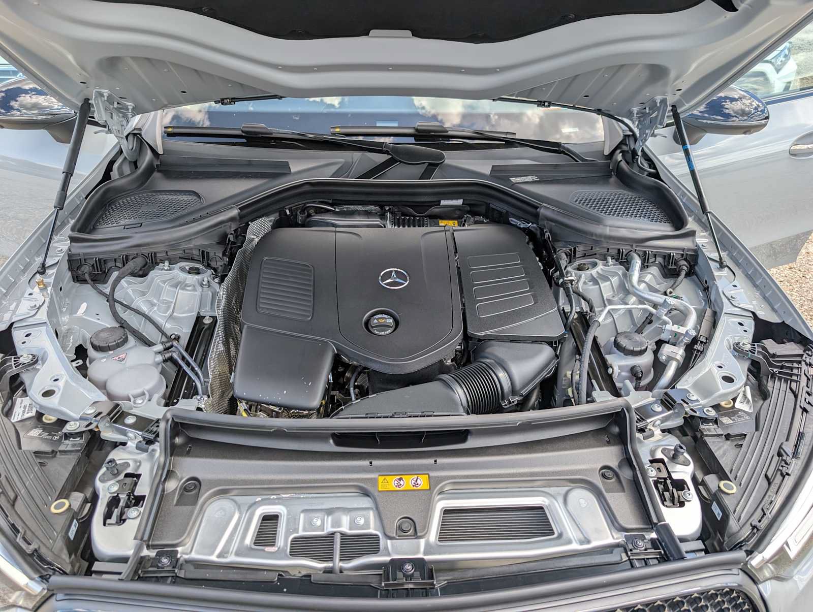 New 2027 Mercedes-Benz GLC 300 4MATIC image 9