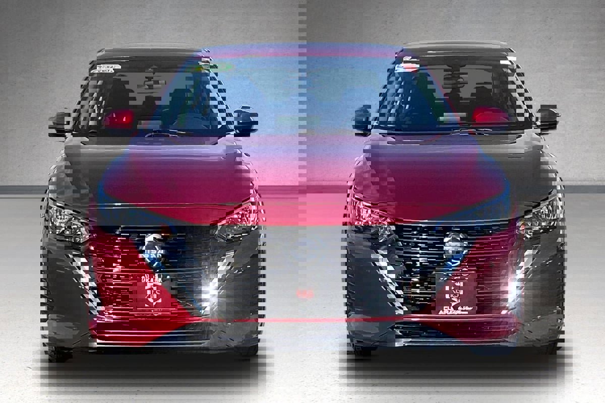 Used 2024 Nissan Sentra SV image 3