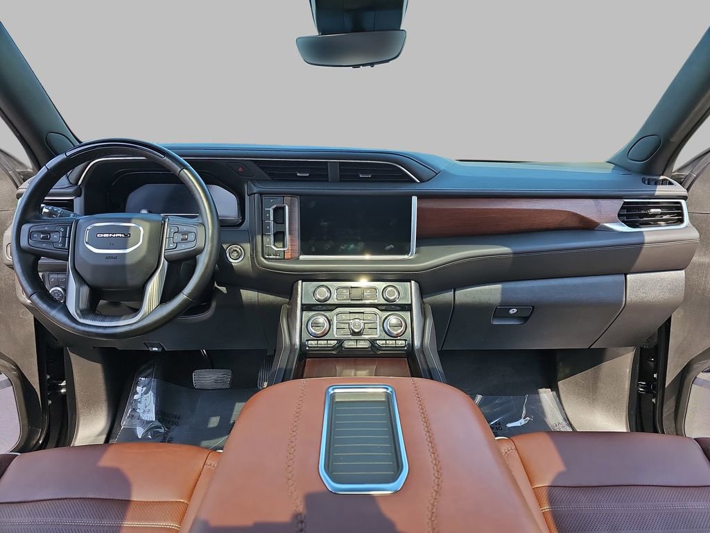 Used 2023 GMC Yukon XL Denali Ultimate image 11