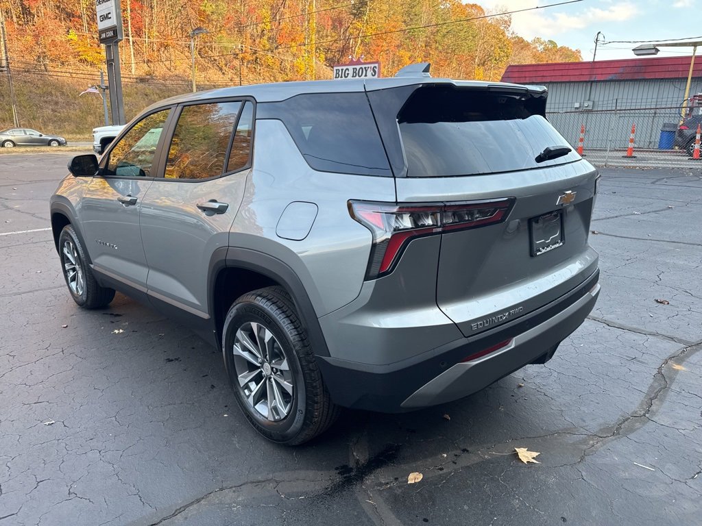 New 2026 Chevrolet Equinox LT image 2