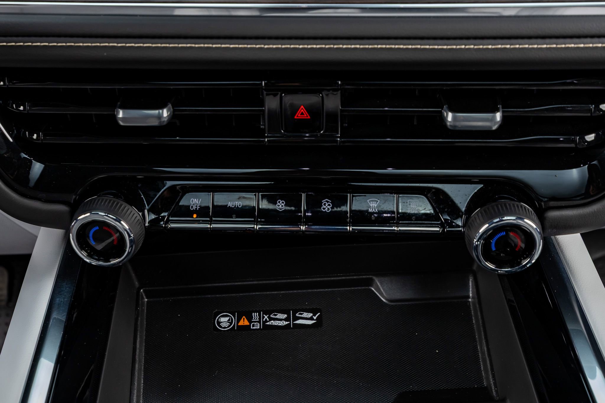 Used 2025 Chevrolet Suburban Premier w/ Sun And Tow Package image 23