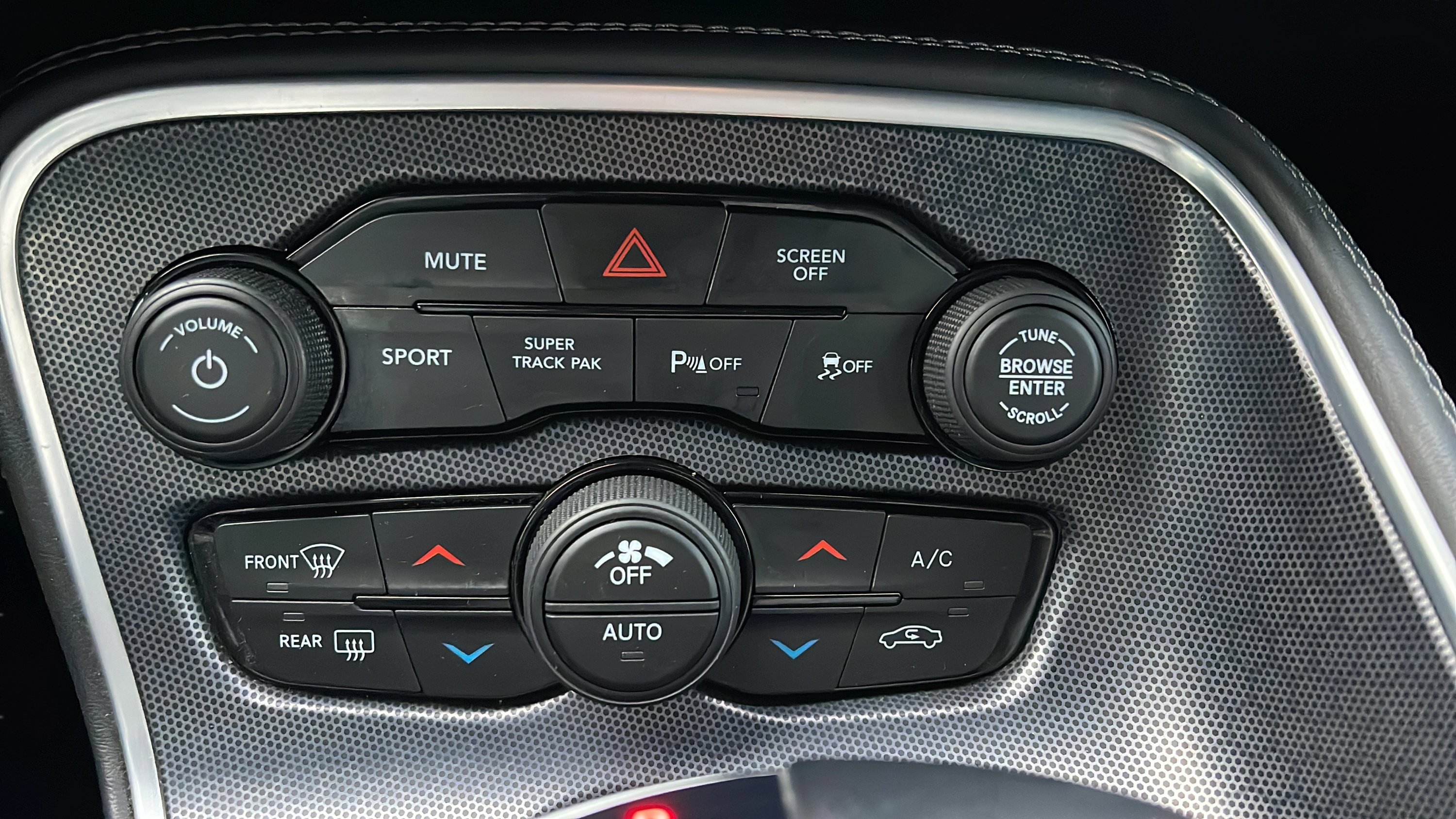 Used 2018 Dodge Challenger GT w/ GT Interior Package image 17