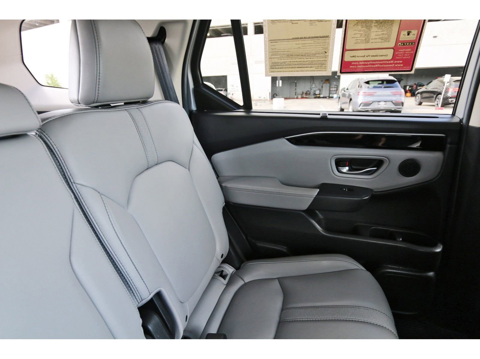 Used 2025 Honda Pilot EX-L image 14