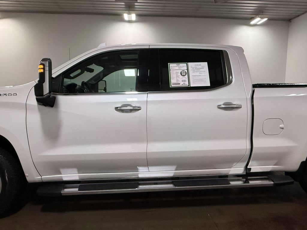 Used 2021 Chevrolet Silverado 1500 LTZ w/ LTZ Premium Package AWD/4WD image 39
