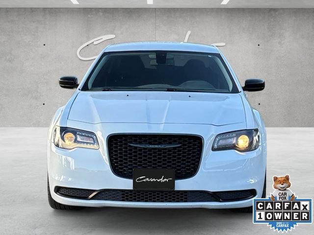 Used 2021 Chrysler 300 Touring w/ Sport Appearance Package RWD image 18