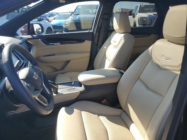 Certified 2018 Cadillac XT5 Luxury w/ Driver Awareness Package FWD image 17