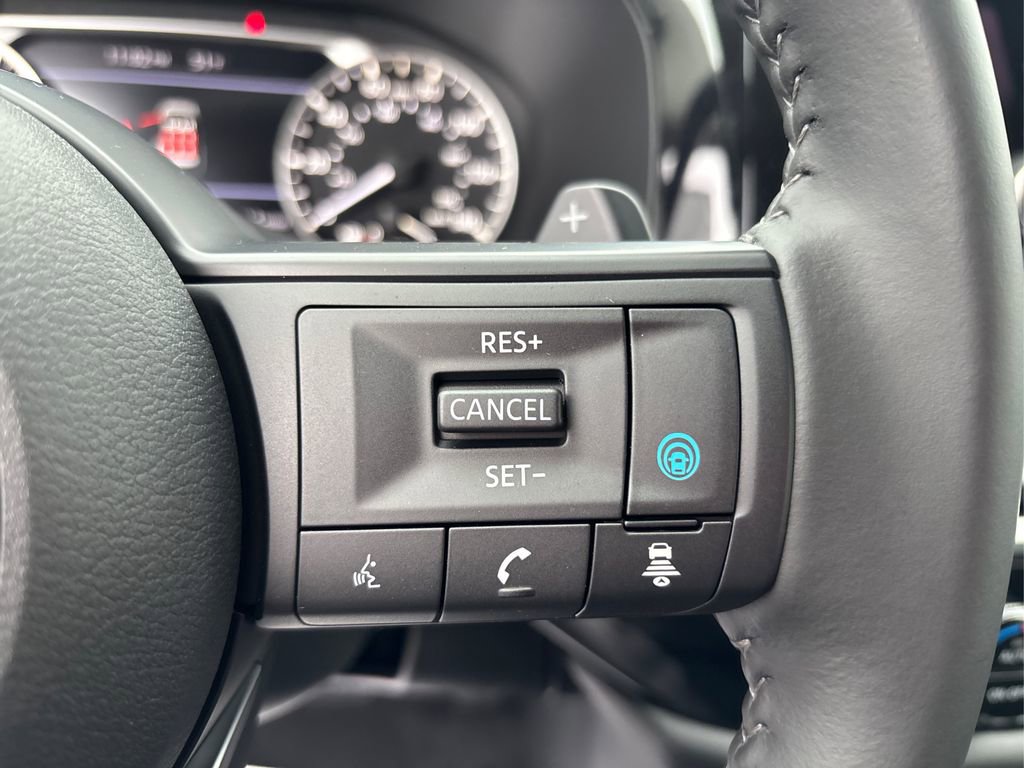 New 2025 Nissan Pathfinder SV w/ Black Appearance Package image 17