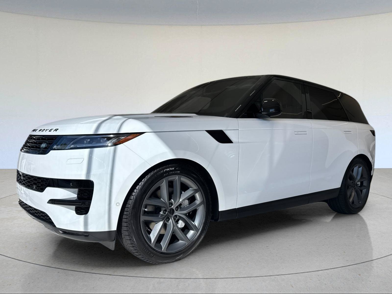 Used 2026 Land Rover Range Rover Sport SE