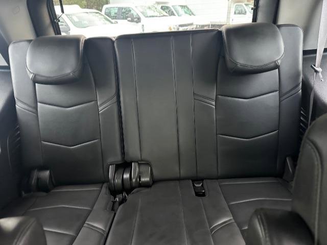 Used 2017 Cadillac Escalade Luxury image 32