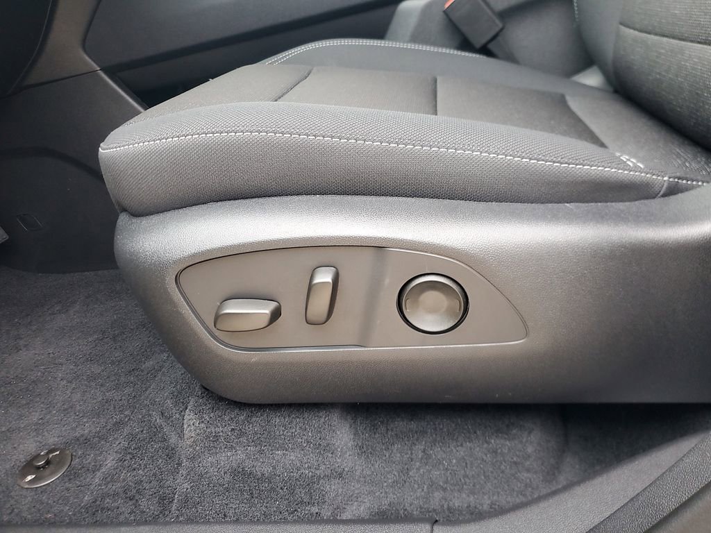 New 2026 Chevrolet Traverse LT w/ Driver Confidence Package image 16