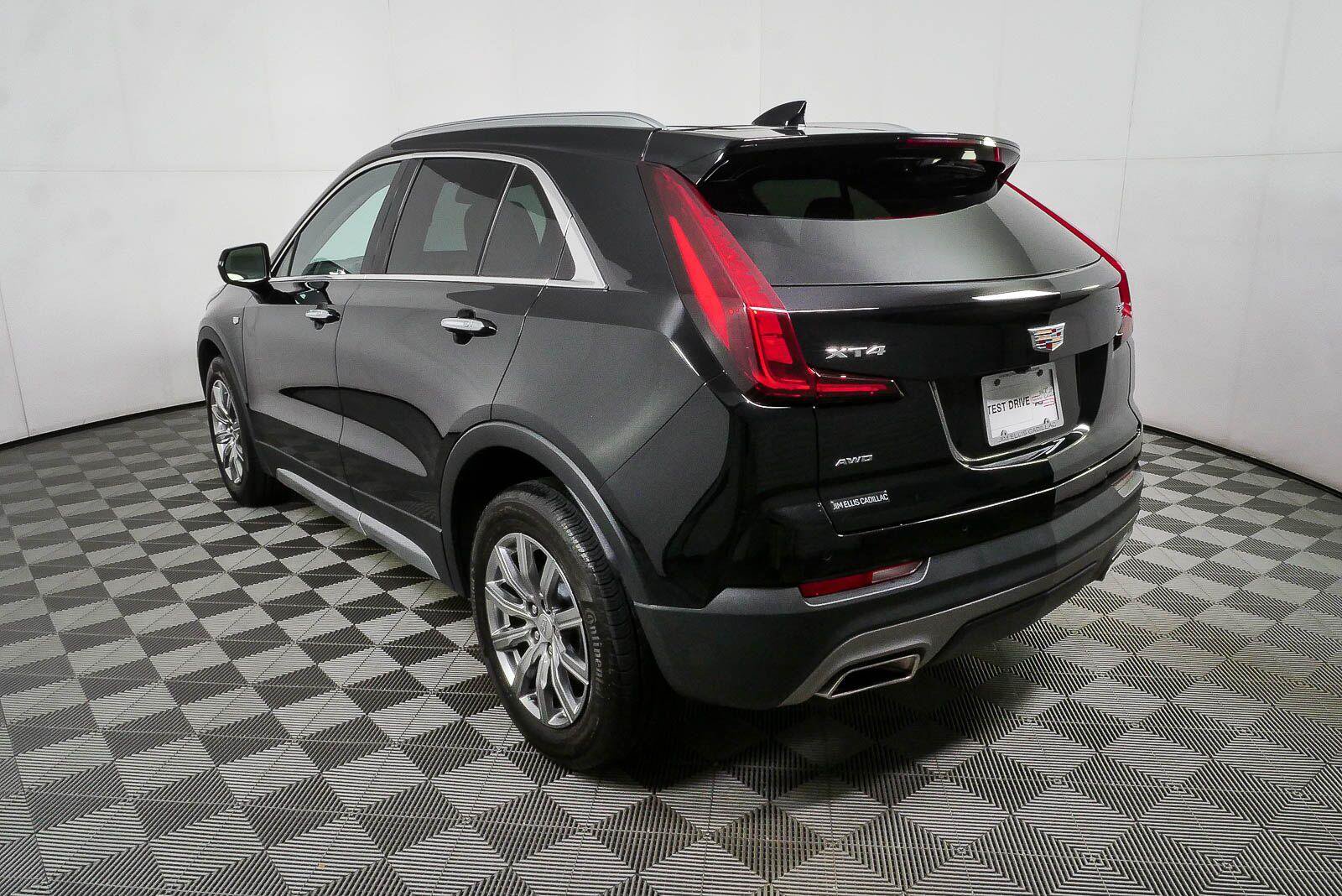 Certified 2023 Cadillac XT4 Premium Luxury w/ Cold Weather Package AWD/4WD image 29
