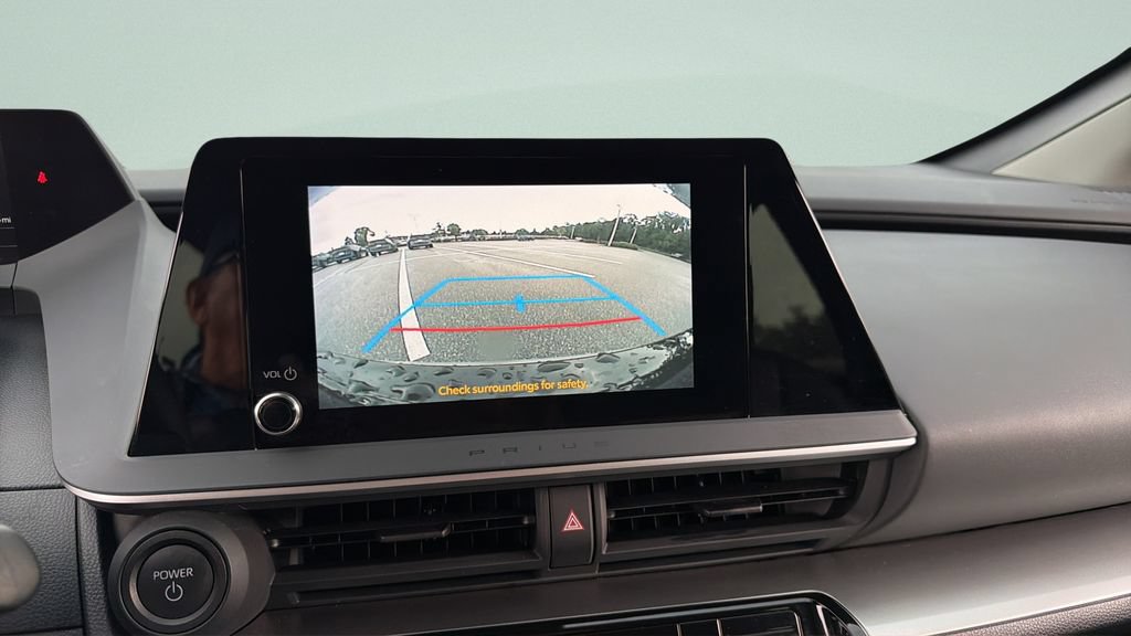 Used 2025 Toyota Prius LE FWD image 15