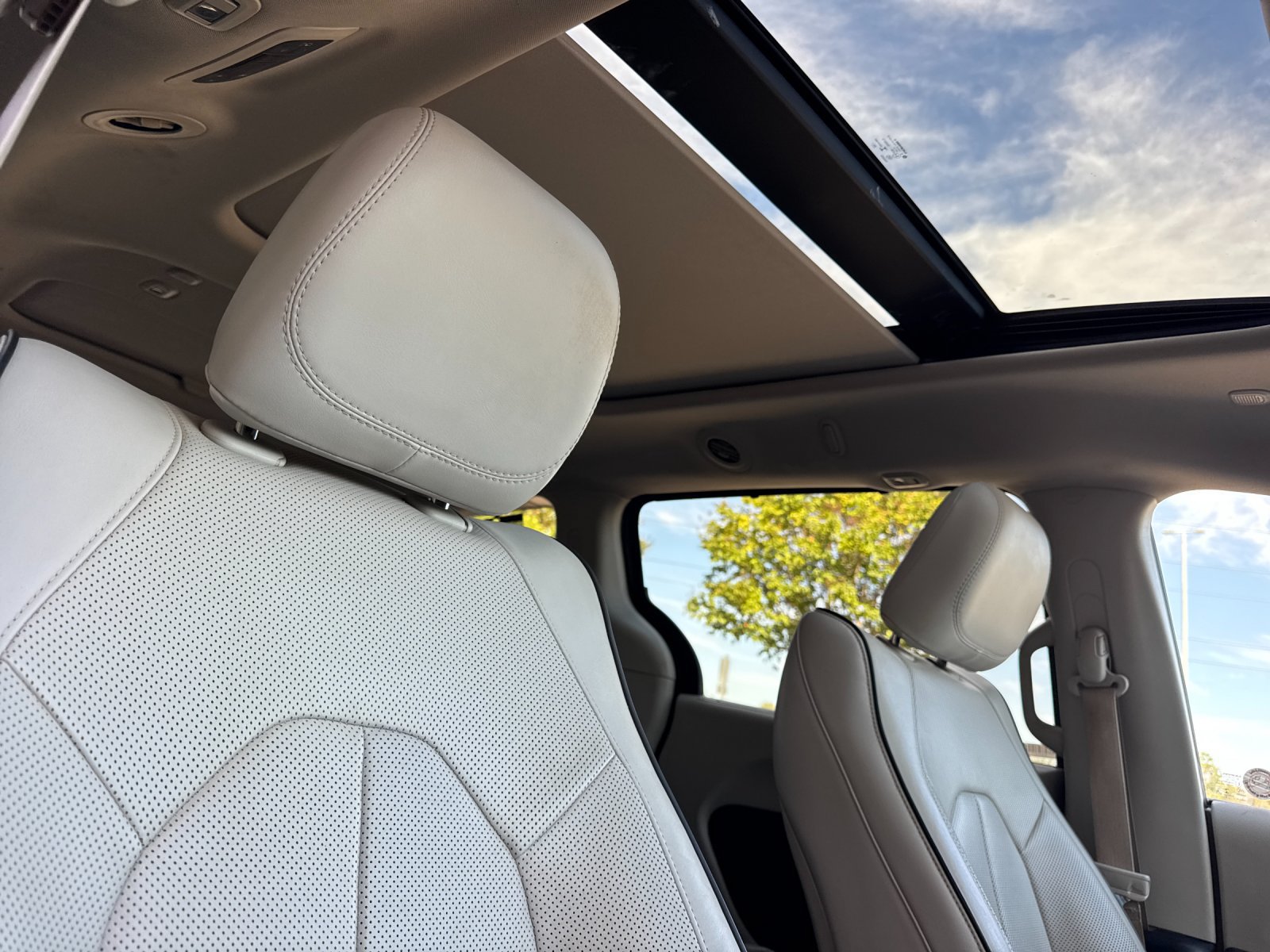 Used 2021 Chrysler Pacifica Limited w/ Premium & Safety Sphere Group AWD/4WD image 20