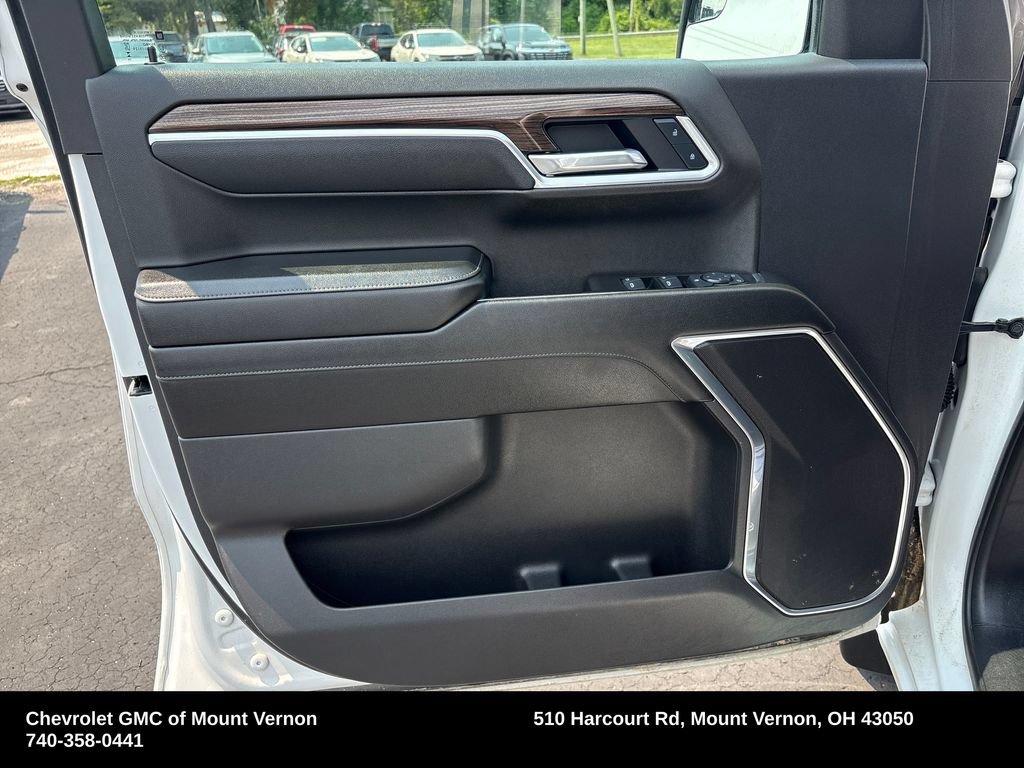 Used 2025 Chevrolet Silverado 1500 LT AWD/4WD image 13