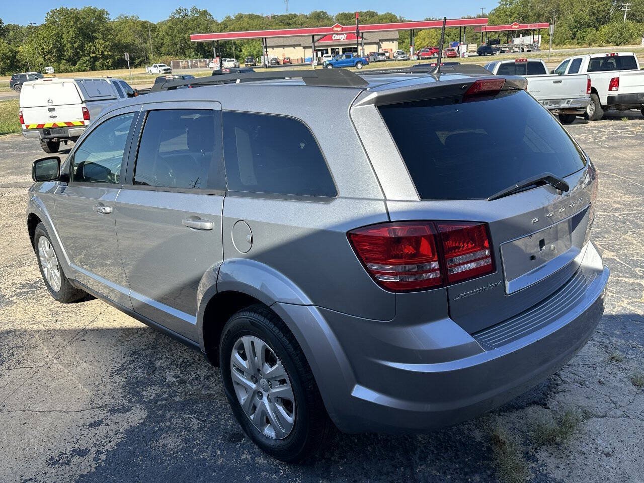 Used 2019 Dodge Journey SE FWD image 6