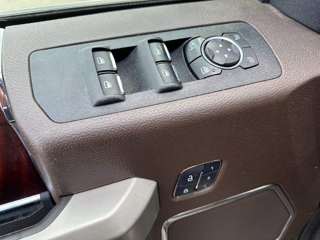 Used 2018 Ford F150 King Ranch w/ Equipment Group 601A Luxury AWD/4WD image 10