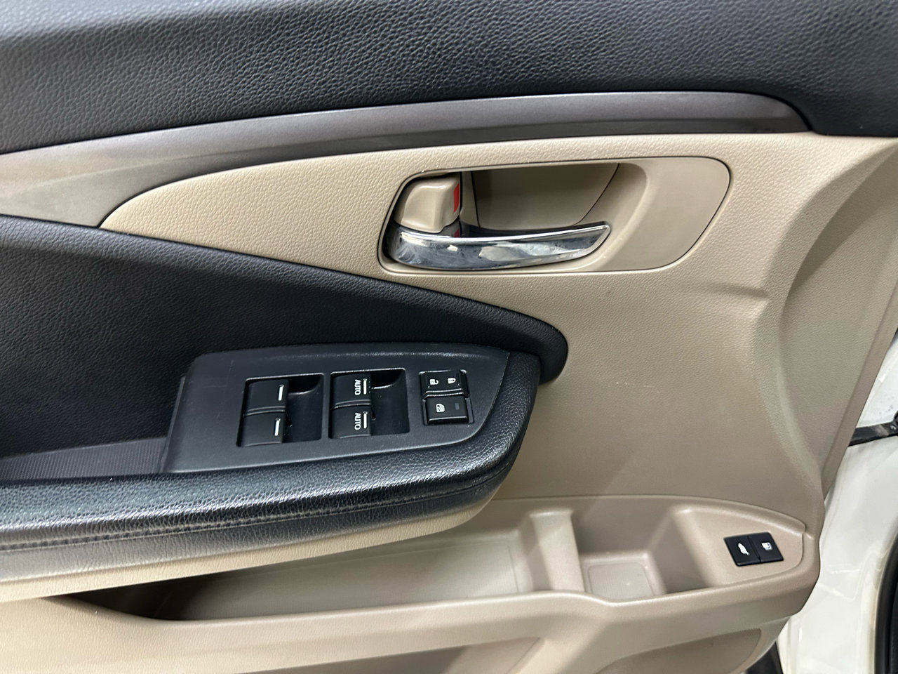 Used 2016 Honda Pilot EX-L image 18