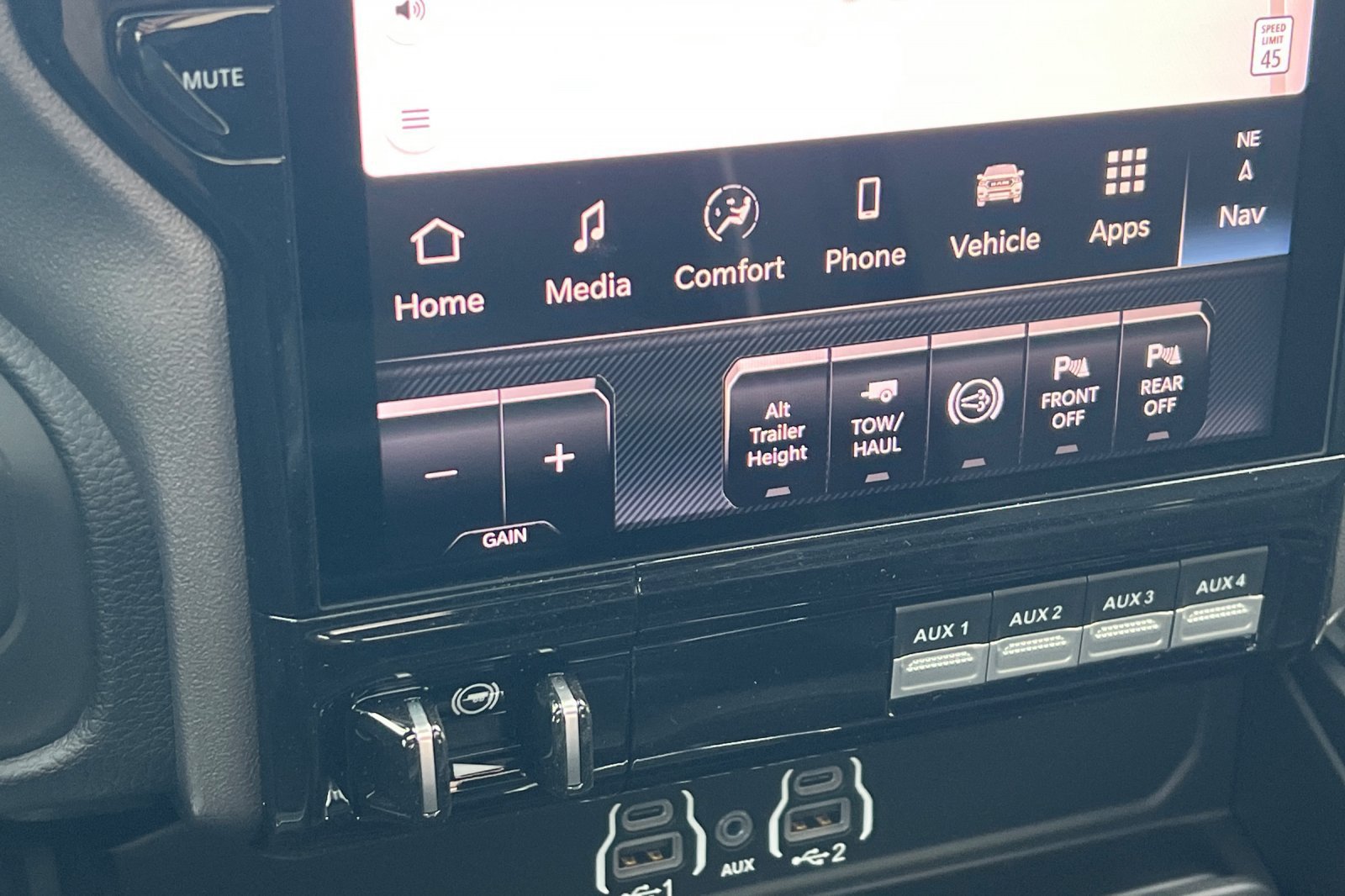 New 2026 RAM 3500 Laramie AWD/4WD image 21