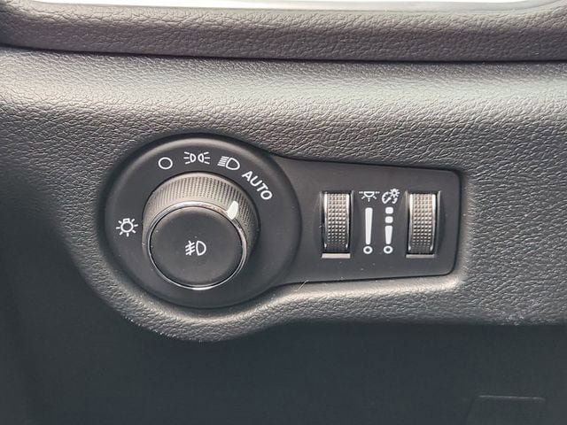 New 2026 Chrysler Pacifica Limited FWD image 17