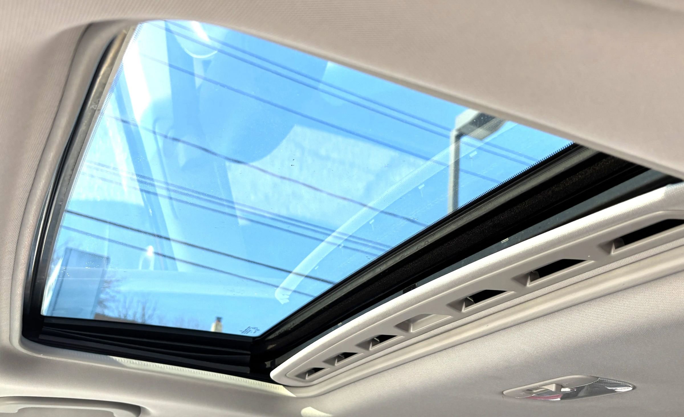 Used 2011 Subaru Tribeca Limited w/ PWR Moonroof Pkg image 31