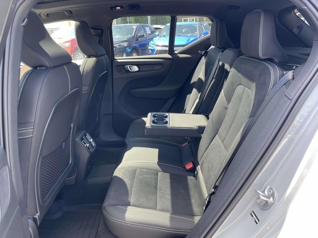 New 2026 Volvo EX40 Ultra AWD/4WD image 2