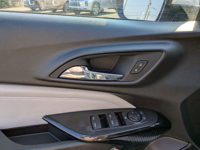 Used 2025 Chevrolet Trax LT image 13