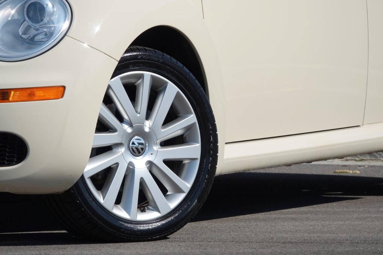 Used 2008 Volkswagen Beetle SE FWD image 18