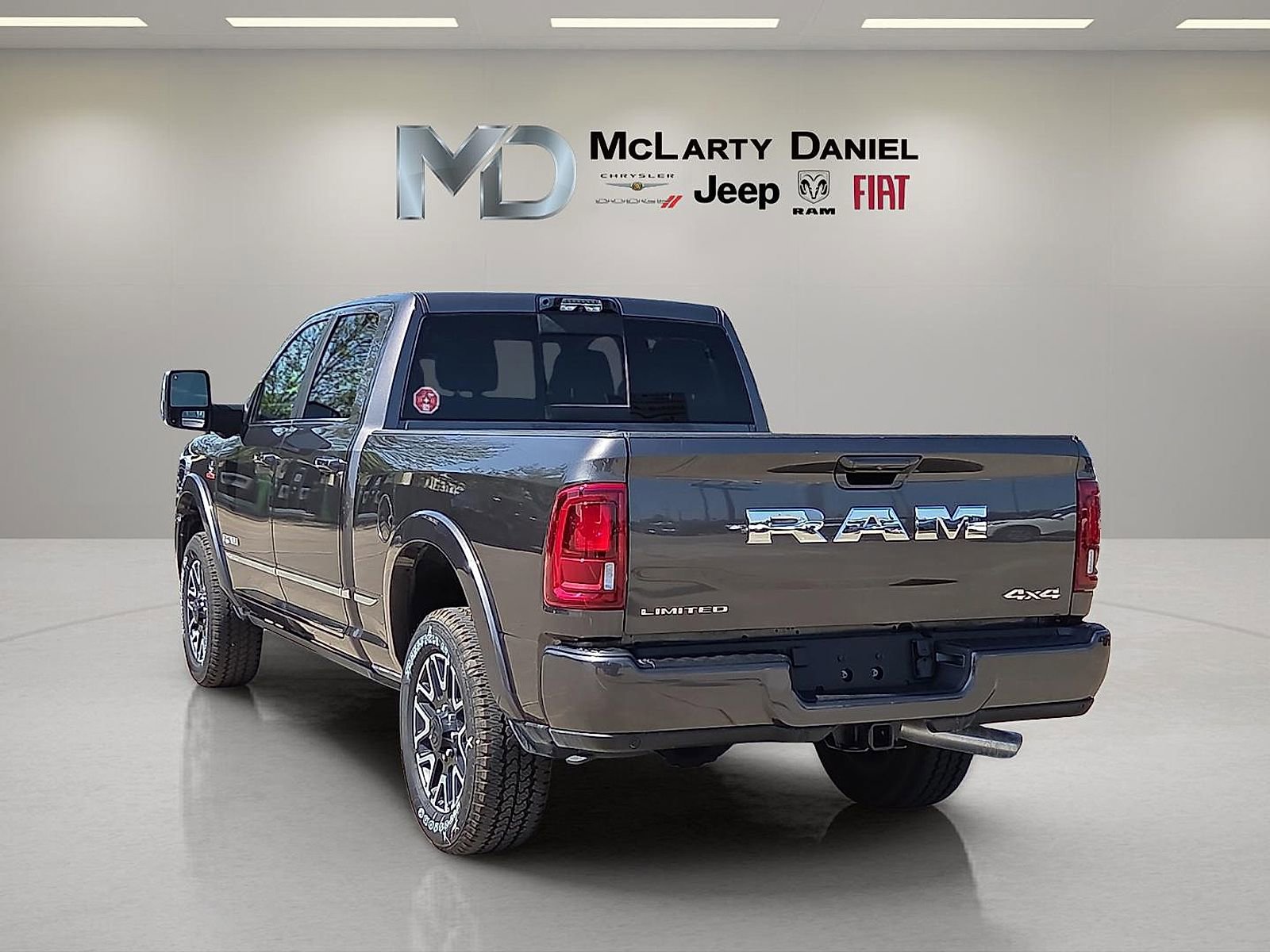Used 2025 RAM 2500 Limited AWD/4WD image 4