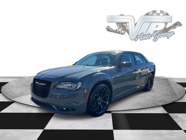 Used 2019 Chrysler 300 S RWD image 2