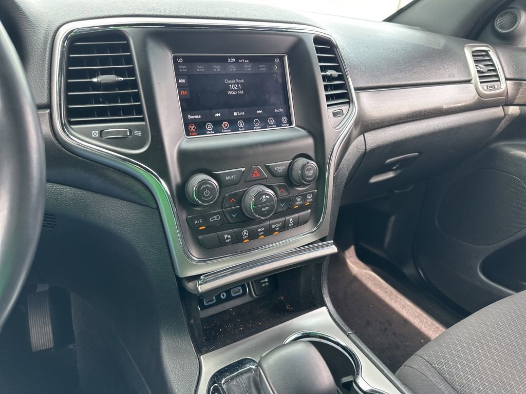 Used 2018 Jeep Grand Cherokee Laredo AWD/4WD image 41