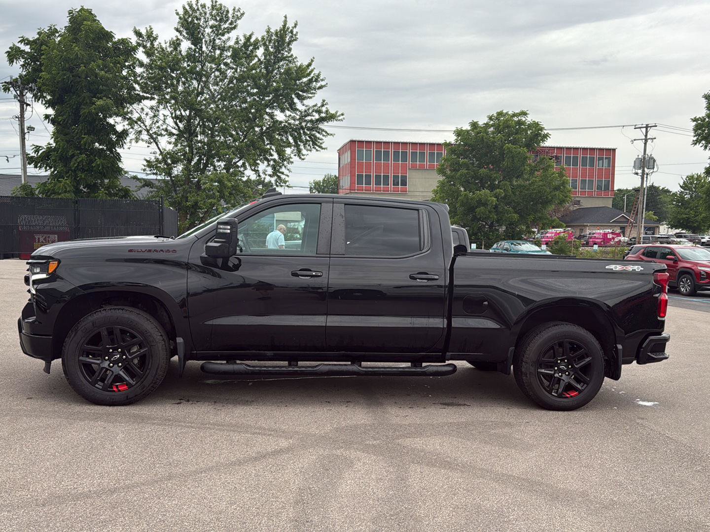 Used 2024 Chevrolet Silverado 1500 RST w/ Redline Edition AWD/4WD image 6