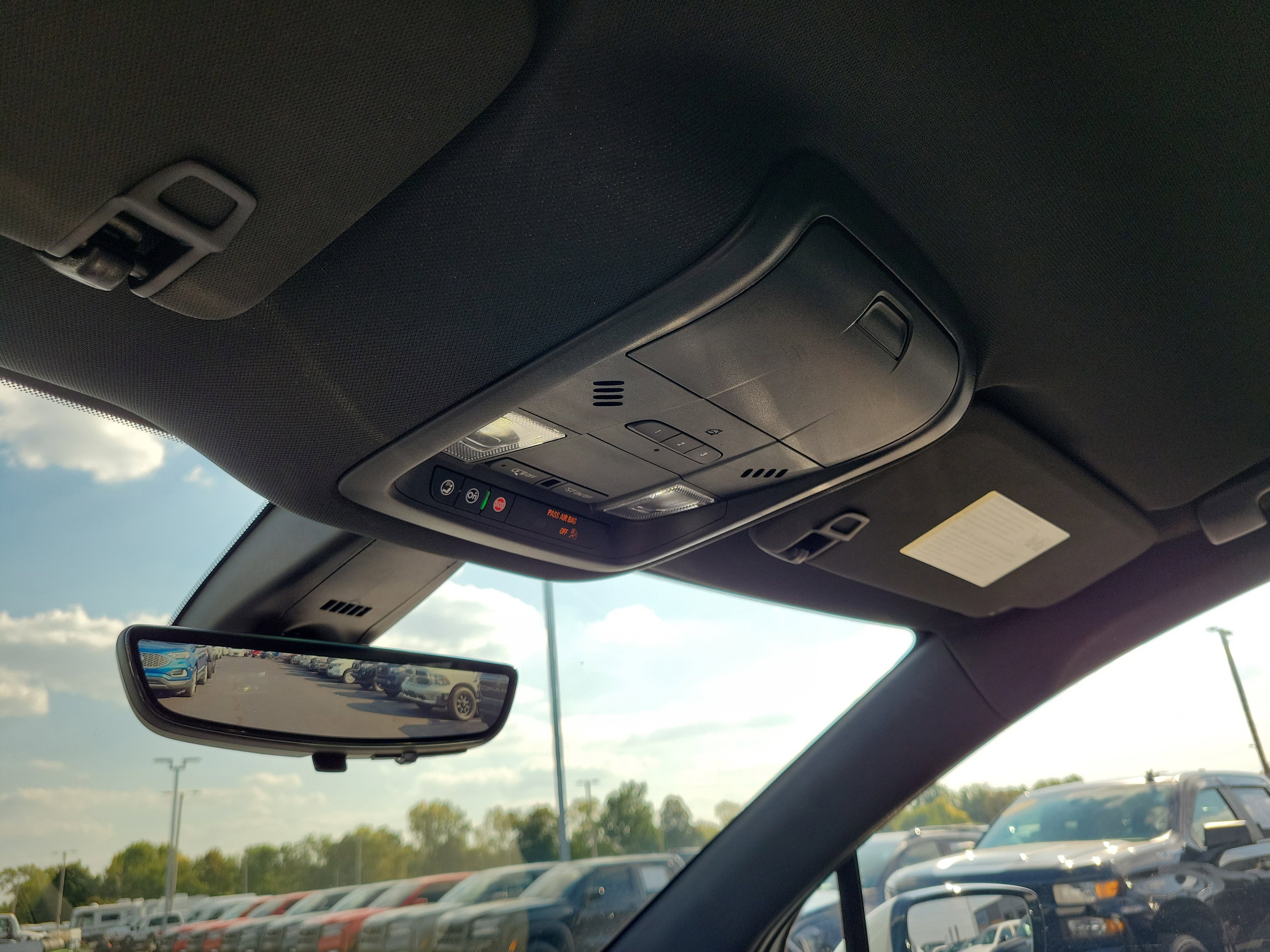 Used 2024 Buick Enclave Premium image 30