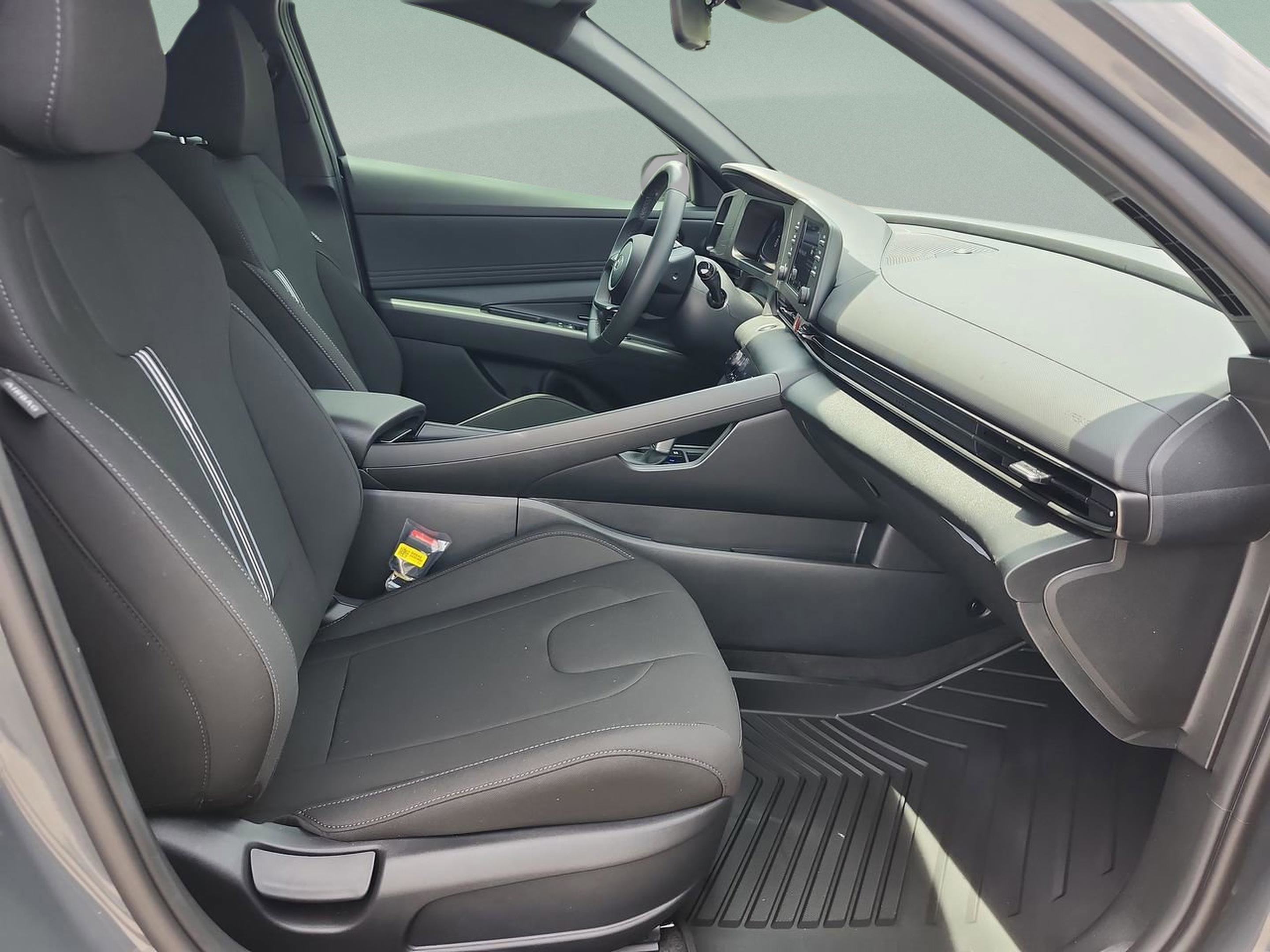 New 2026 Hyundai Elantra SEL Sport Premium FWD image 18
