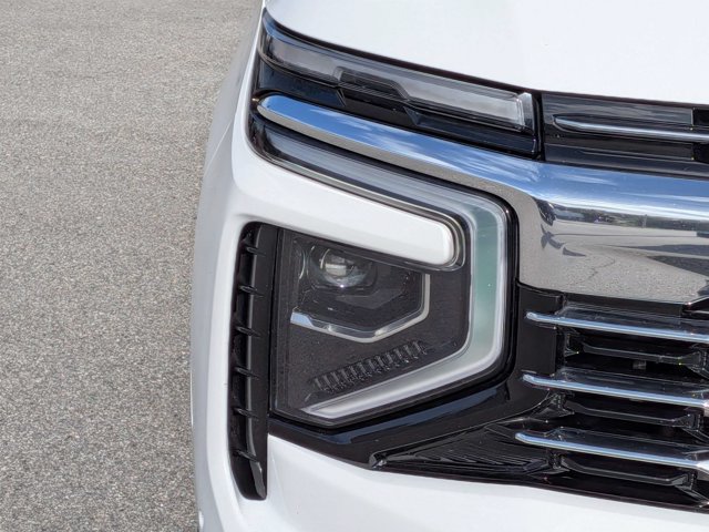 Used 2025 Chevrolet Suburban LT AWD/4WD image 10