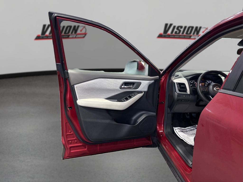 Used 2023 Nissan Rogue SV image 22